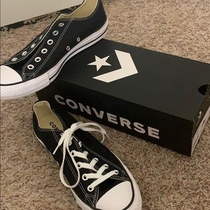 Black low top converse